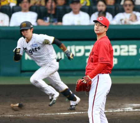 　７回、島内は中野に適時内野安打を許す（撮影・山口登）