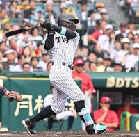 　２回、二塁打を放つ佐藤輝（撮影・西田忠信）