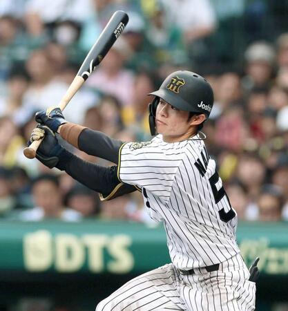 　７回、適時内野安打を放つ中野（撮影・北村雅宏）