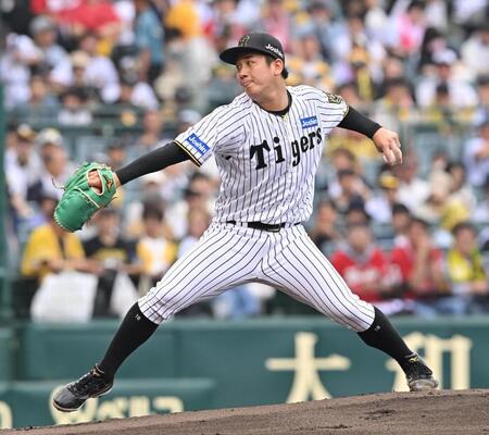 　力投する先発の伊原（撮影・西田忠信）