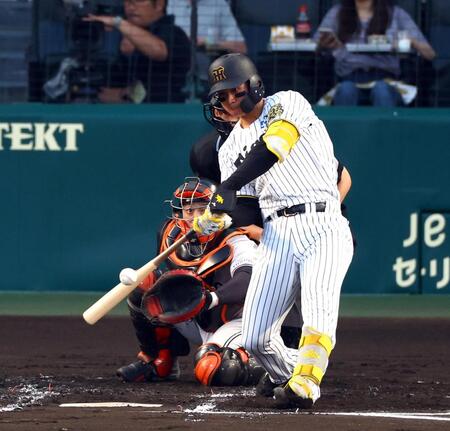 　１回、左越えに先制２ランを放つ森下（撮影・山口登）