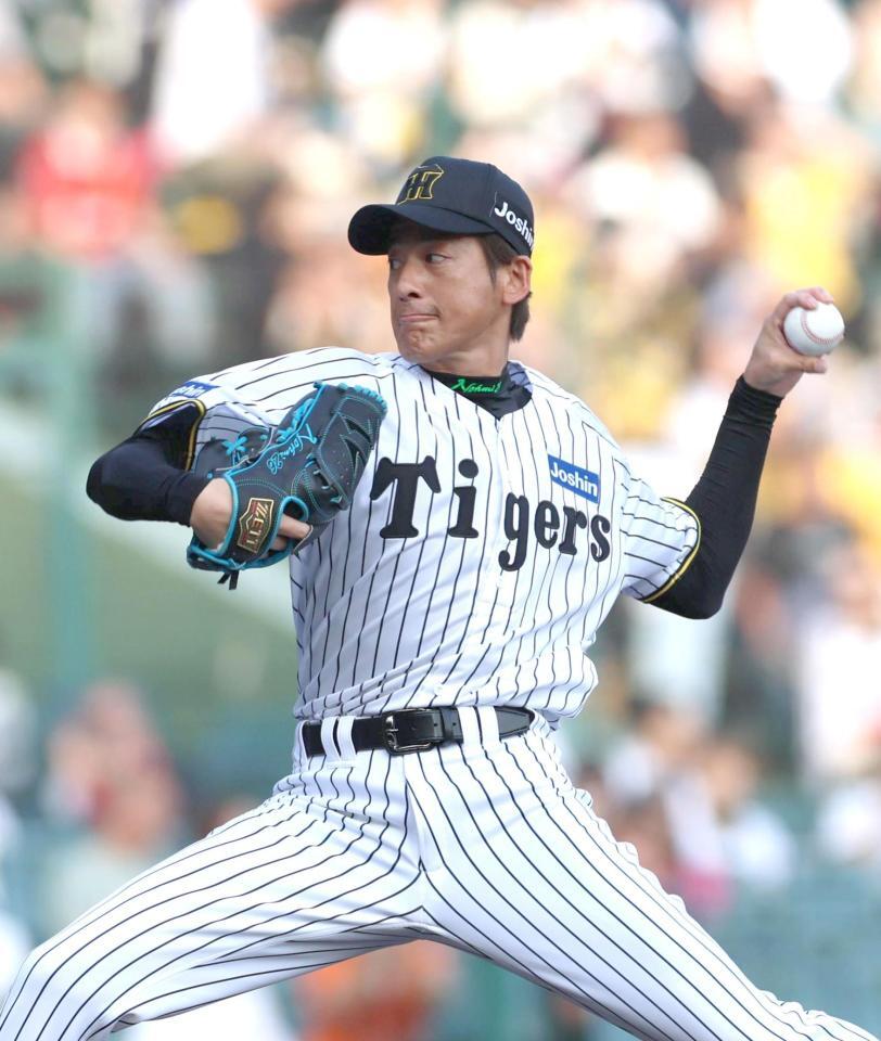 　ファーストピッチセレモニーで上原浩治氏とスピードガン対決する能見篤史氏（撮影・北村雅宏）