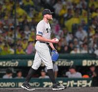 　４回、浅野に先制適時二塁打を許したビーズリー（撮影・西田忠信）