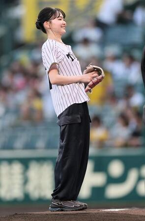 　マウンドに立つ山田杏奈（撮影・田中太一）