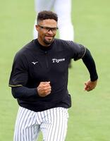 　登板に向け調整するデュプランティエ（撮影・山口登）