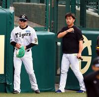 トレーニングする桐敷（右）と安藤コーチ（撮影・山口登）