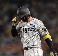 　８回、三ゴロ併殺に倒れた森下（撮影・西田忠信）