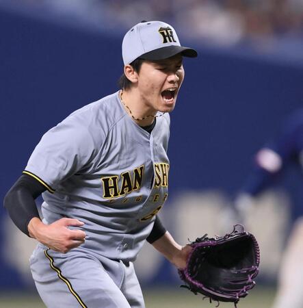 　１０回を無失点に抑える湯浅（撮影・田中太一）