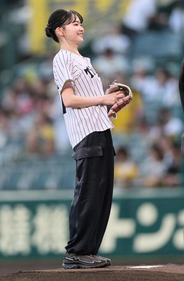 　マウンドに立つ山田杏奈（撮影・田中太一）