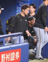 　練習に向かう大竹（撮影・北村雅宏）