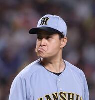 　１回、カリステに先制適時二塁打を浴び、口がへの字になる大竹（撮影・北村雅宏）