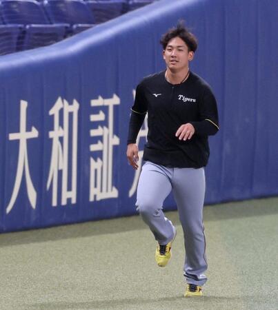 　ダッシュする伊原（撮影・北村雅宏）