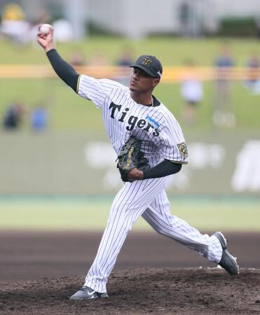 　力投するマルティネス（撮影・石井剣太郎）