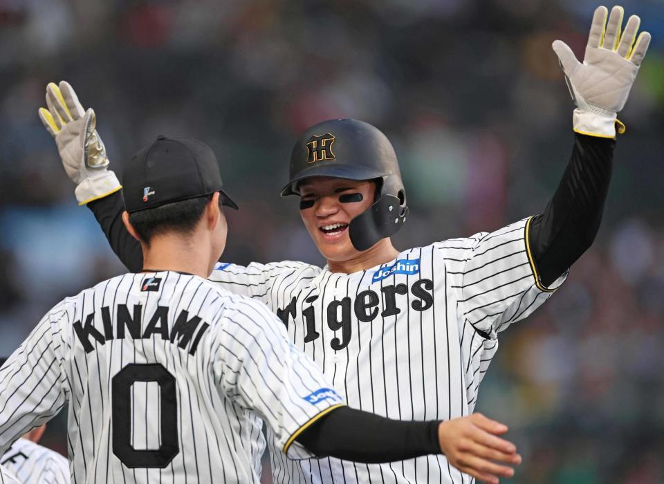 阪神 森下翔太と木浪聖也のほっこりシーン 襲いかかって満面笑み