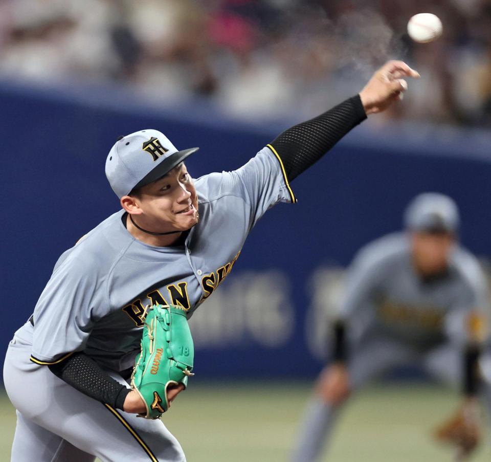 　先発し、投げ込む伊原（撮影・田中太一）