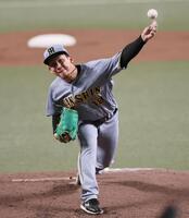 　先発し、投げ込む伊原（撮影・田中太一）