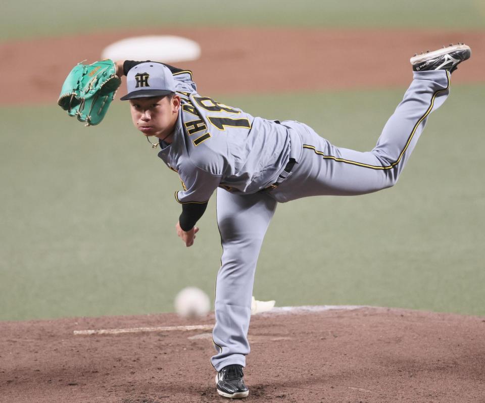 　先発し、投げ込む伊原（撮影・田中太一）