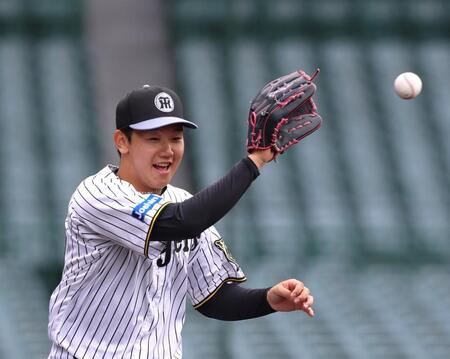 　守備練習に励む門別（撮影・北村雅宏）