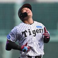 　９回、嶋村が一ゴロに倒れ試合終了（撮影・西田忠信）