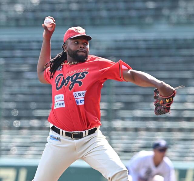 元阪神のドリスが凱旋登板 前川右京をフォークで3球三振斬り 甲子園の