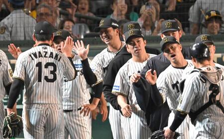 阪神 藤川球児監督が戦略的起用「湯浅は休ませたかった」VSジャクソンとの第3戦見据える 連勝で「いい方に出てくれることを願いたい」