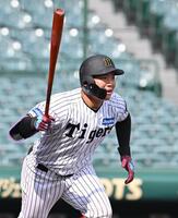 　９回、嶋村が一ゴロに倒れ試合終了（撮影・西田忠信）