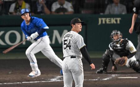 　９回、山本の犠飛で追加点を許す木下（撮影・飯室逸平）