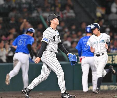 　９回、山本に犠飛を許した木下（撮影・西田忠信）