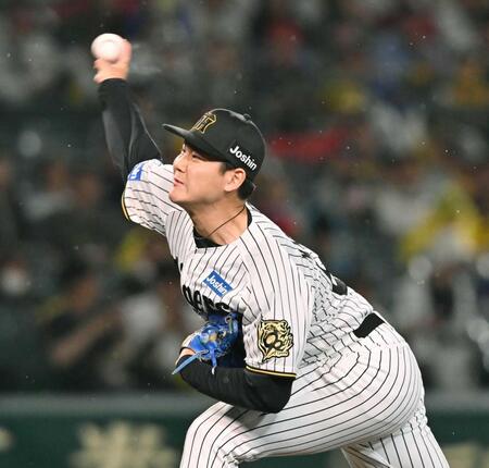 　９回、プロ初登板を果たし、力投する木下（撮影・西田忠信）