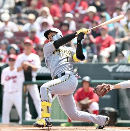 　１回、先制２ランを放つ森下（撮影・田中太一）