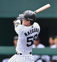 　２回、二塁打を放つ前川（撮影・西田忠信）