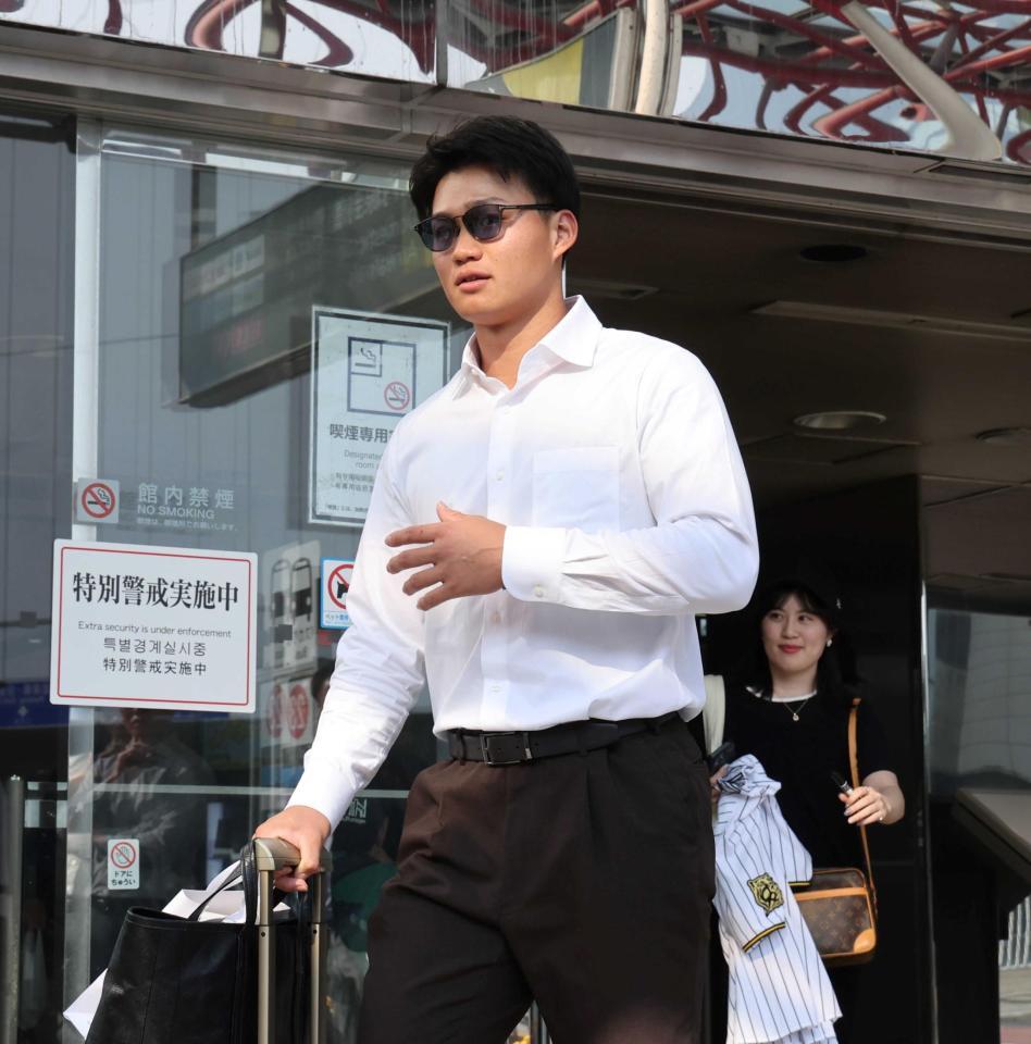 　北海道入りした森下（撮影・田中太一）