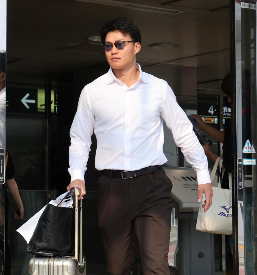 　北海道入りした森下（撮影・田中太一）