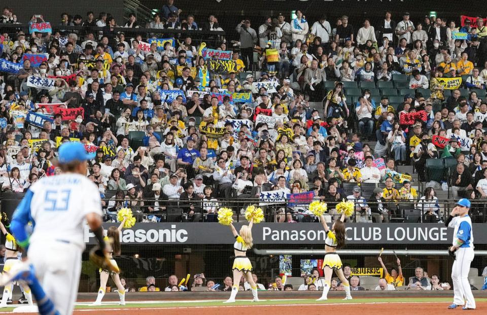 　交流戦の初日、エスコンフィールドに詰めかけた阪神ファン