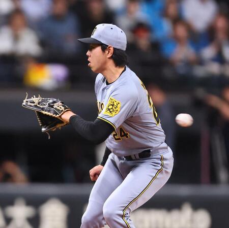 ５回、日本ハム・万波中正に適時打を許す阪神・工藤泰成＝エスコンフィールド北海道（撮影・中島達哉）