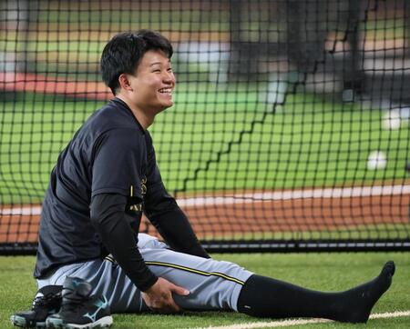 　練習前、リラックスする森下（撮影・田中太一）