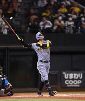 阪神 佐藤輝明がプロ通算100号！球団生え抜き選手で史上3