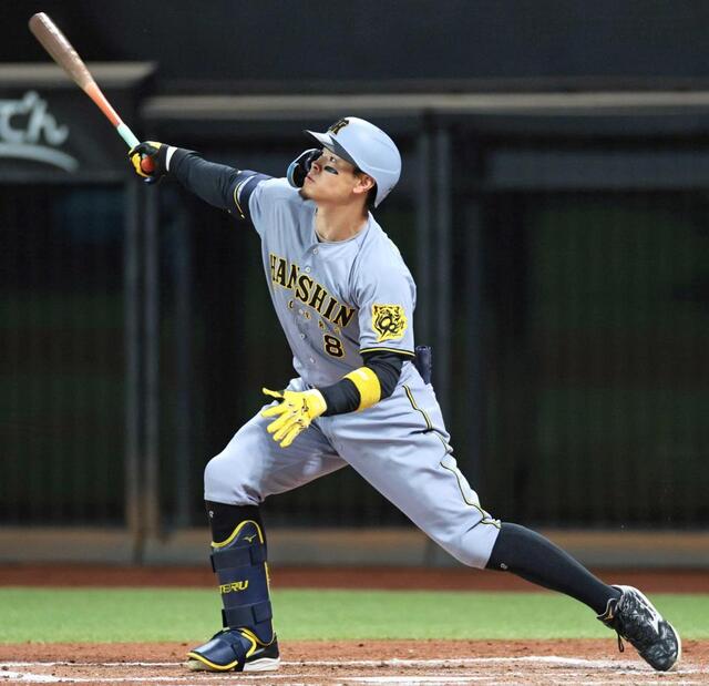 阪神・佐藤輝が2発 11球団制覇弾！右手一本驚異のパワー