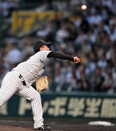 【写真】思わず打者ものけぞる球速差91キロ　阪神投手のスローカーブに甲子園騒然