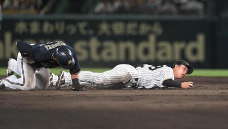 【写真】危険スライディングに阪神コーチ「やっちゃいけないこと」「絶対やるな！と」