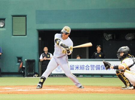 　内野安打を放った前川