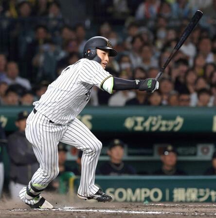 　１０回、サヨナラ打を放つ木浪（撮影・北村雅宏）