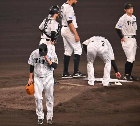 　６回、降板する大竹（撮影・西田忠信）