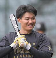 　笑顔を見せる森下（撮影・飯室逸平）