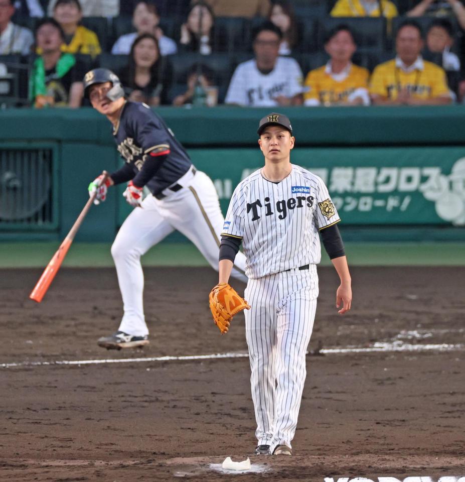 　４回、紅林に先制２ランを浴びる大竹（撮影・立川洋一郎）