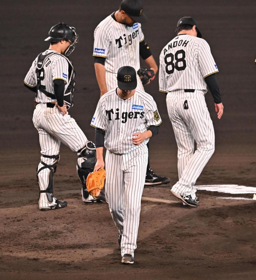 　６回、降板する大竹（撮影・西田忠信）