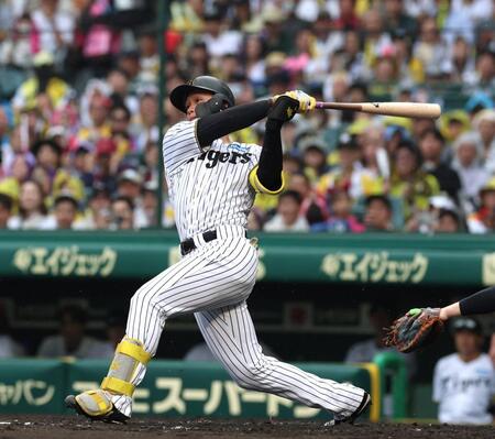 　３回、３ランを放つ森下（撮影・北村雅宏）