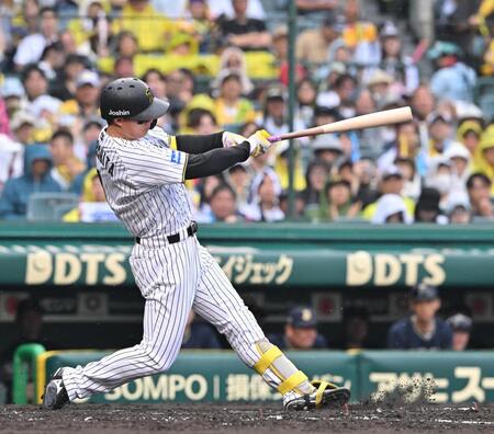 　３回、３ランを放つ森下（撮影・西田忠信）