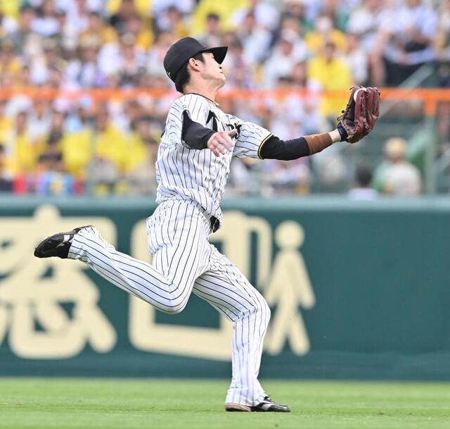 阪神 中野の超美技にスタンド騒然、リプレー映像でもどよめき/阪神