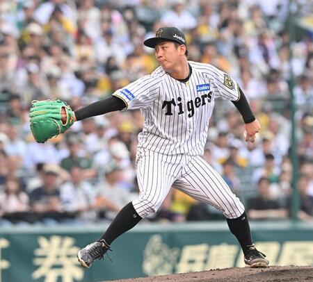　力投する先発の伊原（撮影・西田忠信）